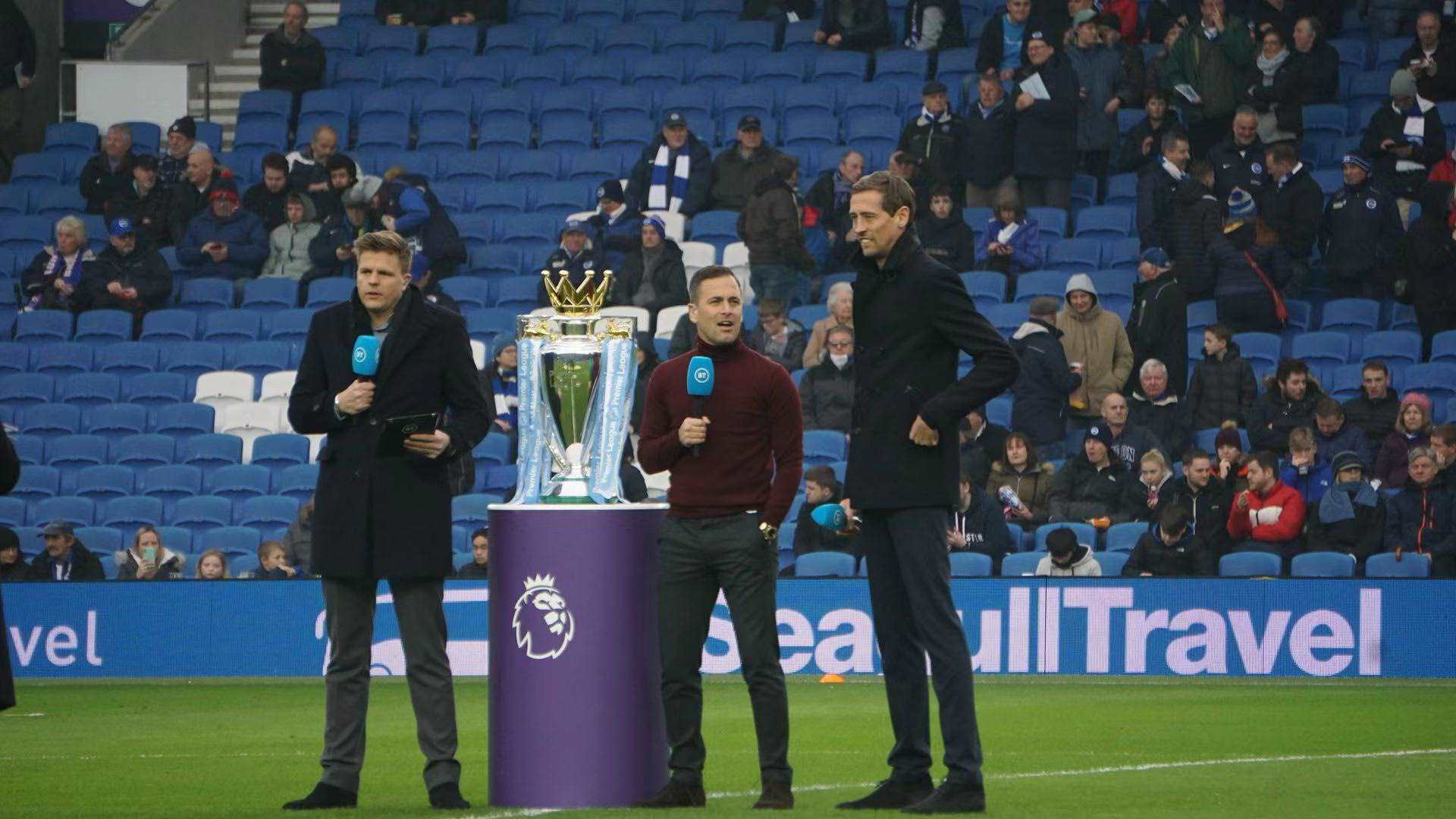 转会费用逐 转会费用逐